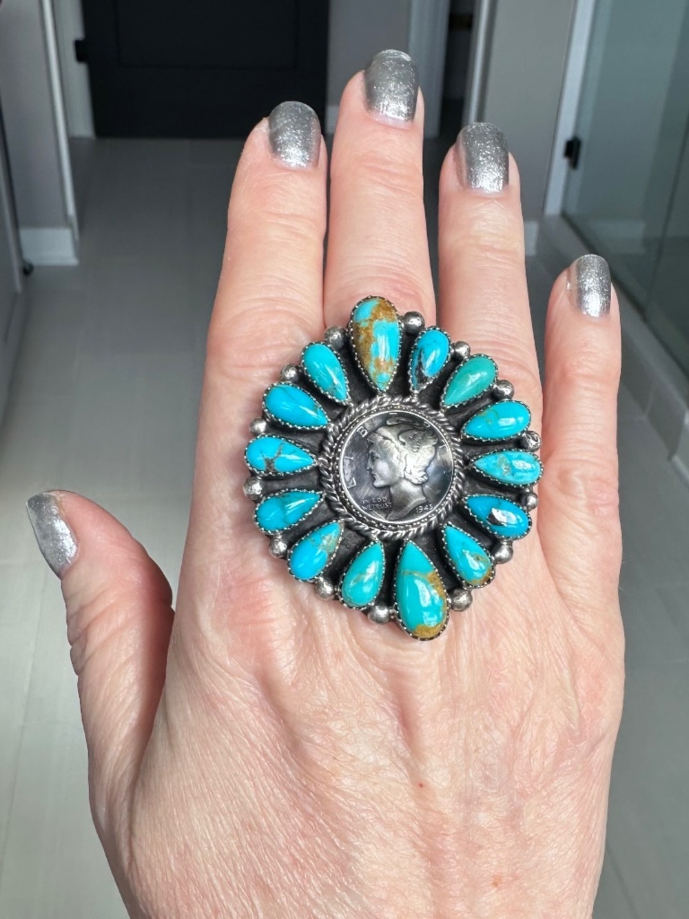 Signed Navajo Marlene Jones Kingman Turquoise 1945 Mercury Dime Ring 31g (52mm) - Picture 3 of 10